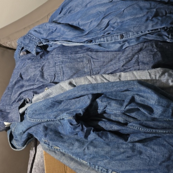 3 Chambray Shirts all XL. 1. Polo 1 Gap 1 Loft - Picture 3 of 3